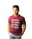 T-shirt vinho com frase