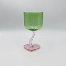 Taça de Vidro com Haste Coração Verde e Rosa 200ml Taça de Vidro com Haste Coração Verde e Rosa 200ml