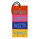 Tag Decorativa Em MDF Frase Motivacional Entrego Confio Aceito Enfeite De Pendurar Janela Porta Maçaneta 7x14cm Com Fita De Camurça