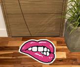 Tapete capacho boca rosa com batom, medida porta e decoração Tapete capacho boca rosa com batom, medida porta e decoração
