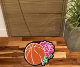 Tapete capacho bola de basquete e flor decorativo grande. Tapete capacho bola de basquete e flor decorativo grande.