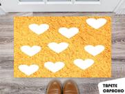 Tapete Capacho Personalizado Corações com Fundo Dourado