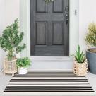 Tapete de porta Collive Fall preto e branco listrado 70x110cm Tapete de porta Collive Fall preto e branco listrado 70x110cm