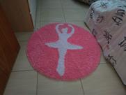 Tapete Frufru Infantil Bailarina - Rosa Bebê e Branco - 1 metro - Etc e Tal Artesanato Tapete Frufru Infantil Bailarina - Rosa Bebê e Branco - 1 metro - Etc e Tal Artesanato