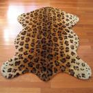 Tapete Walk on Me Classic Leopard em Pelo Sintético 142 x 201 cm