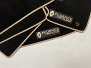 Tapetes do Fluence Privilege preto personalizado bege