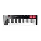 Teclado Controlador M-Audio Oxygen Pro 49 Teclas USB MIDI 16 Pads Iluminados 9 Faders 8 Knobs com Aftertouch Arpejador