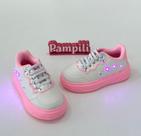 Tênis 25/32 Pampili Com Luz LED E Detalhes Holográficos Tênis 25/32 Pampili Com Luz LED E Detalhes Holográficos