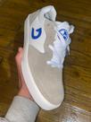 Tenis branco e off