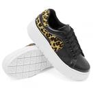 Tênis Casual em Couro Feminino com Detalhe Lateral e Sola Plataforma Leve