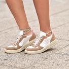 Tênis Casual Feminino Dorf em Couro Off White e Taupe