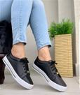 Tênis Casual Preto e Branco com Listra Preta