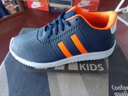 Tênis esportivo infantil