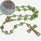 Terço de cristal Austríaco verde claro 6x4mm - Folheado à ouro 18k (Rosário Católico)