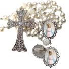 Terço de Noiva de Luxo Cravejado com Broche de Lapela Rainha da Paz Qualidade Resinado Alto Padrão Premium Casamento C