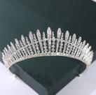 Tiara, coroa para noiva e debutante cor prata tamanho médio Tiara, coroa para noiva e debutante cor prata tamanho médio