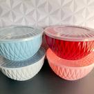 Tigela de plástico redonda com tampa transparente canelada decorada bacia saladeira cozinha Tigela de plástico redonda com tampa transparente canelada decorada bacia saladeira cozinha