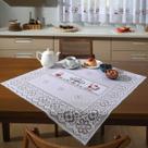 Toalha Centro de Mesa KazzaVip Renda Valência Cafe Vermelho 75cm x 75cm Branco