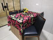 Toalha de Mesa de Cozinha Copa Sala de Jantar 4 Lugares 1,40m x 1,40m Malha Gel Estampa 8 Floral Preto e Rosa