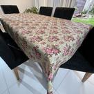 Toalha de Mesa Retangular Gorgurinho Buquê de Flores - 2,20m x 1,50m Largura Toalha de Mesa Retangular Gorgurinho Buquê de Flores - 2,20m x 1,50m Largura