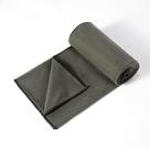 Toalha para Tapete de Yoga Amazon Basics 188x61 cm Antiderrapante Cinza