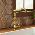 Torneira Alta Cozinha Banheiro Lavabo Monocomando Gourmet Bancada Cor Bronze Ouro Velho Estilo Provençal Vitoriana Latão Giratória Quente e Fria Torneira Alta Cozinha Banheiro Lavabo Monocomando Gourmet Bancada Cor Bronze Ouro Velho Estilo Provençal Vitoriana Latão Giratória Quente e Fria