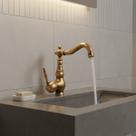 Torneira Banheiro Lavabo Cozinha Bancada Latão Altura Média Giro 360º Cor Bronze Estilo Provençal Antigo Gourmet