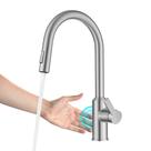 Torneira de cozinha Kraus Oletto sem contato com sensor e bica retrátil 42 cm