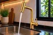 Torneira dourada gourmet alta para cozinha de luxo com 3 jatos de agua Torneira dourada gourmet alta para cozinha de luxo com 3 jatos de agua