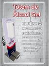 Totem de álcool gel com acionamento no pedal.