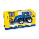 Trator New Holland T8 Implemento com Garfo e Acessórios e Pneus Emborrachados