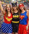 Trio Fantasia heroínas mulher maravilha Batgirl supergirl