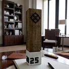 Troféu Torre de madeira com base de concreto - Símbolo da sua logo e ano em Impressão 3D Troféu Torre de madeira com base de concreto - Símbolo da sua logo e ano em Impressão 3D