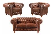 Uma Namoradeira com Duas Poltronas Chesterfield Luiz XV Corano Marrom