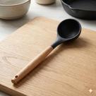 Utensílio de Silicone e Bambu - Concha Preta