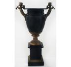 Vaso Ânfora Porcelana Black e Bronze Escultura Anjos Luxo