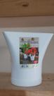 Vaso cone/boca quadrada, Tam. M , na cor branca, plástico resistente. Vaso cone/boca quadrada, Tam. M , na cor branca, plástico resistente.