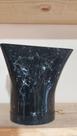 Vaso cone/boca quadrada, Tam. M , na cor preto mesclado, plástico resistente.