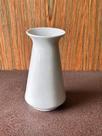 Vaso Gaia de Porcelana - Tamanho M Vaso Gaia de Porcelana - Tamanho M