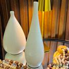 Vaso Garrafa Slim Alongado M Off-White/Cimento - Cerâmica Escultural Orgânica Vaso Garrafa Slim Alongado M Off-White/Cimento - Cerâmica Escultural Orgânica