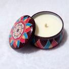 Vela Aromática lata mandala 130g Baunilha