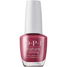 Verniz de unhas OPI Nature Strong dá uma origem natural de granada