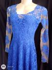 Vestido azul com detalhes florido Vestido azul com detalhes florido