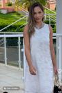 Vestido Branco Feminino Casual com Detalhes Tecido em Viscose e Poliéster Vestido Branco Feminino Casual com Detalhes Tecido em Viscose e Poliéster