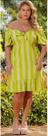 Vestido Casual Riscado com Detalhes em Babado no com Comprimento Modelo Ombro a Ombro Vestido Casual Riscado com Detalhes em Babado no com Comprimento Modelo Ombro a Ombro