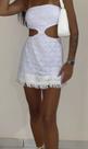 Vestido com detalhes fio a fio na cor branca . Tamanho p/m/g