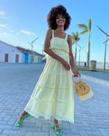 Vestido com modelagem midi Vestido com modelagem midi