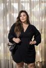 Vestido Curto Branco Plus Size Ano Novo Envelope Amarração Decote V Manga Longa Bufante