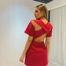 vestido curto cruzado nas costas