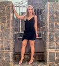 Vestido curto decotado